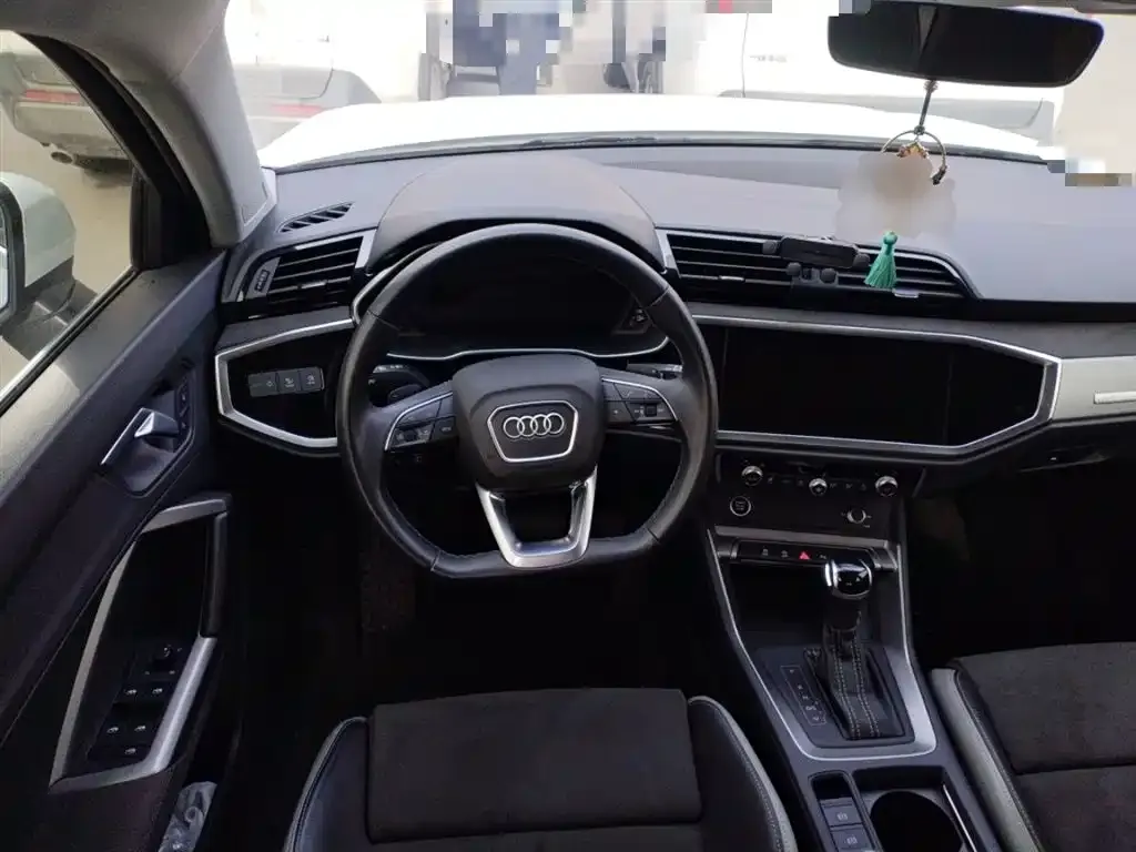 Audi Q3 2023 из CN, фото 2