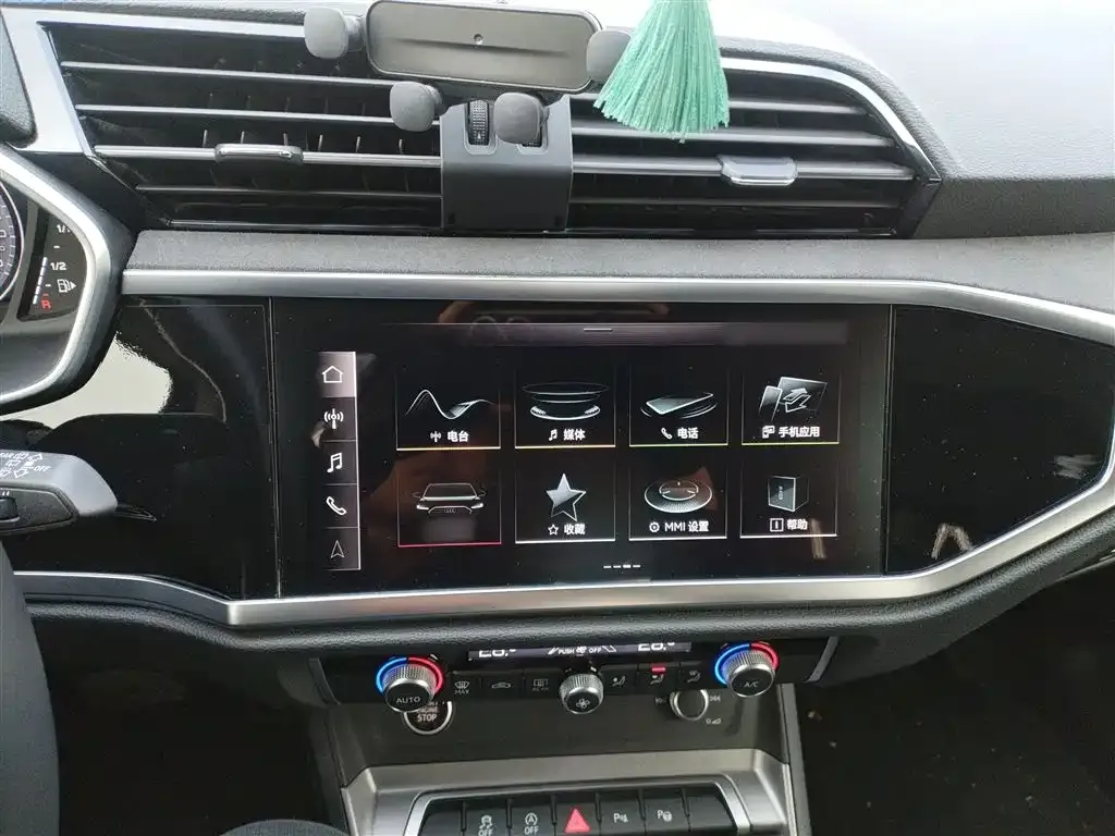 Audi Q3 2023 из CN, фото 7