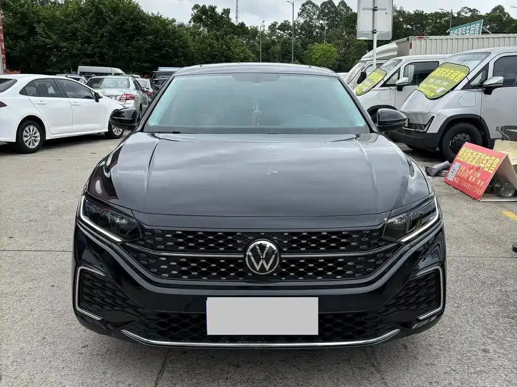 Volkswagen Passat — фото 1
