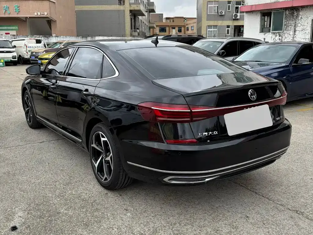Volkswagen Passat — фото 5