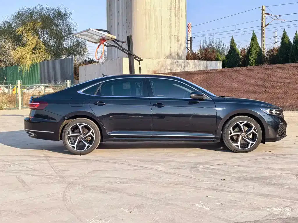 Volkswagen Passat — фото 8