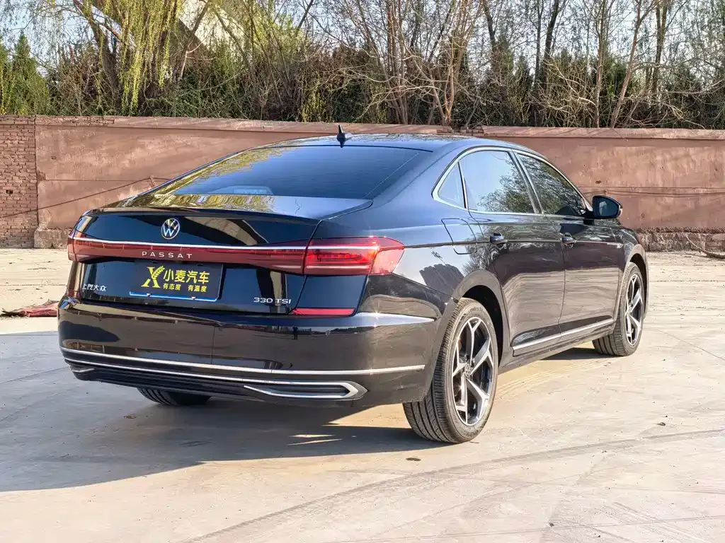 Volkswagen Passat — фото 6