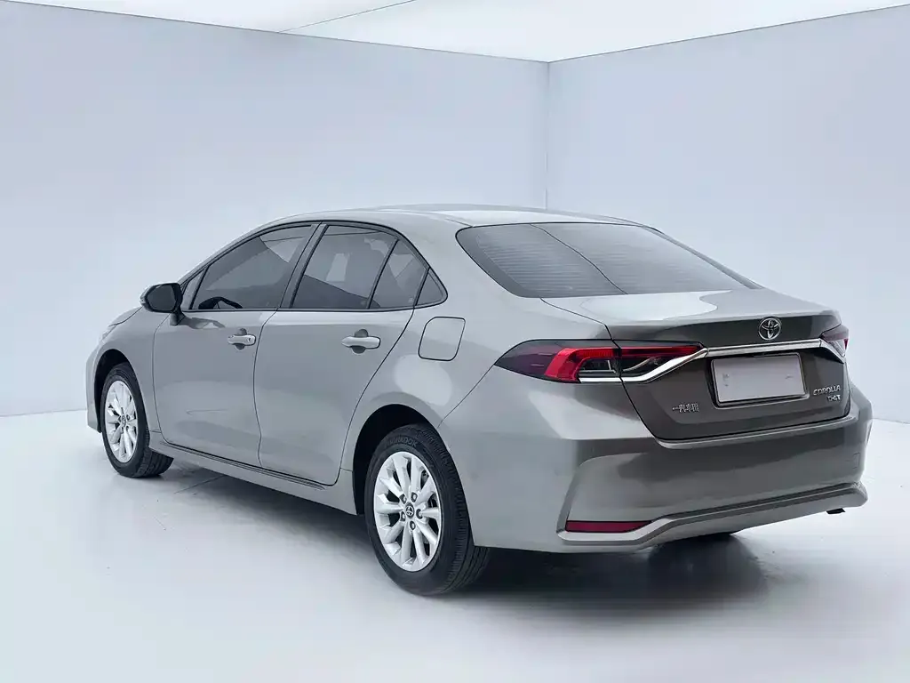 Toyota Corolla — фото 6