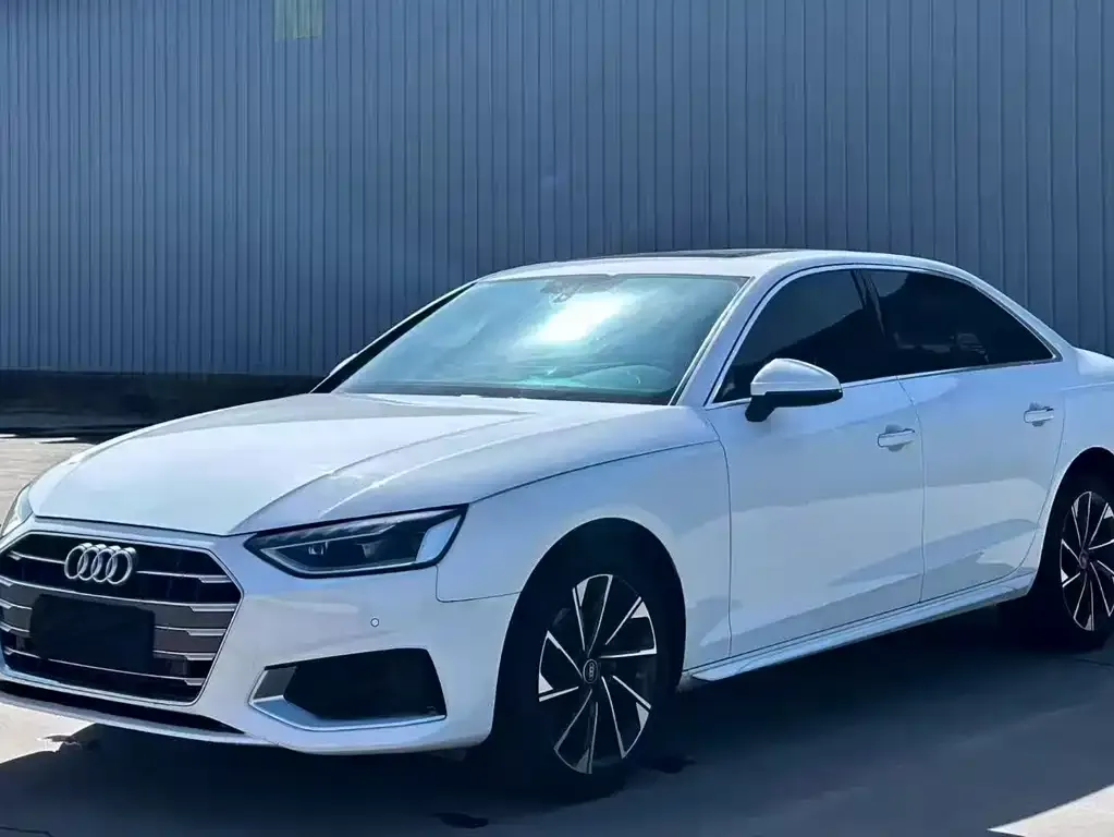 Audi A4L 2022 из CN, фото 1
