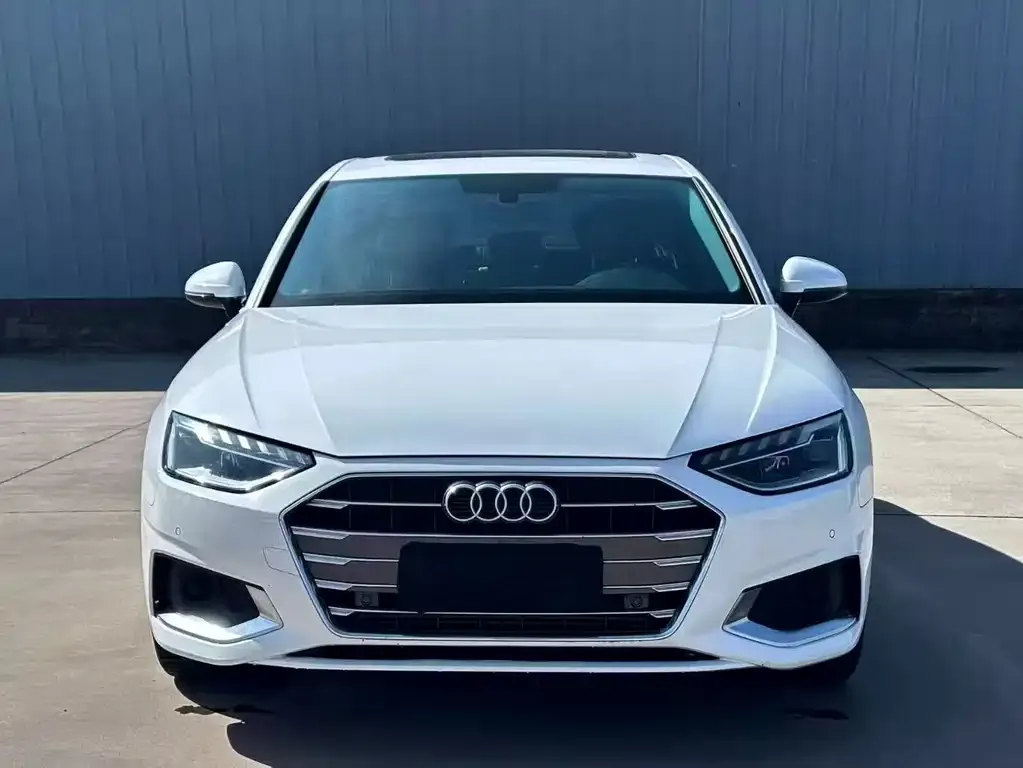 Audi A4L 2022 из CN, фото 2