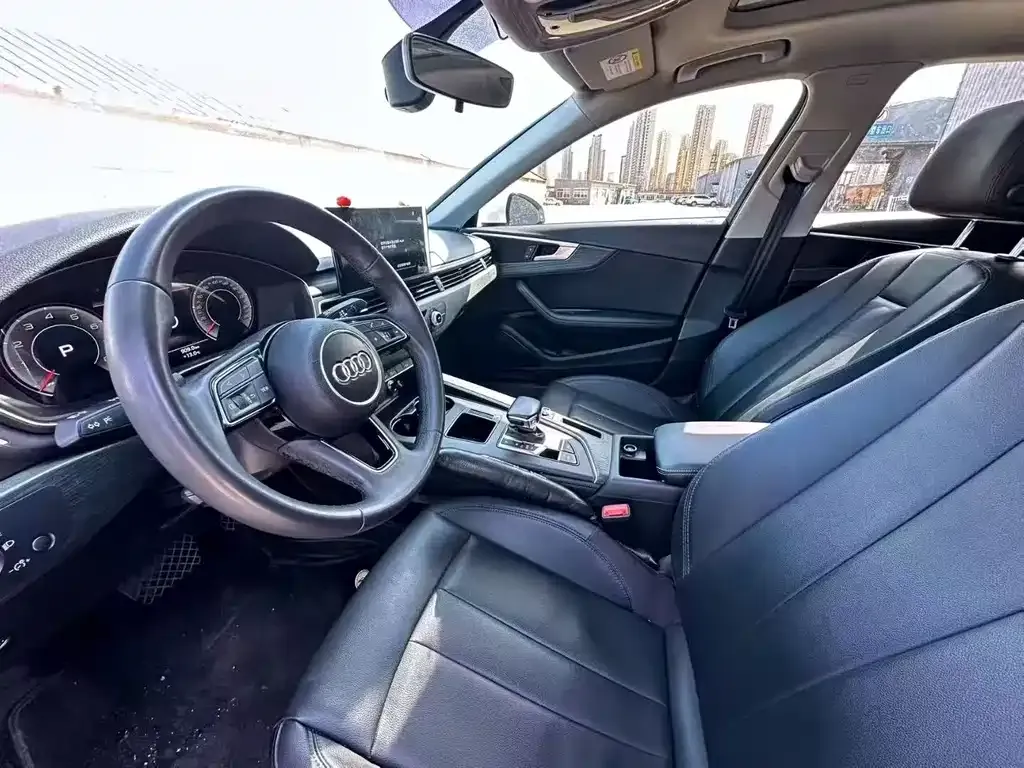 Audi A4L 2022 из CN, фото 6