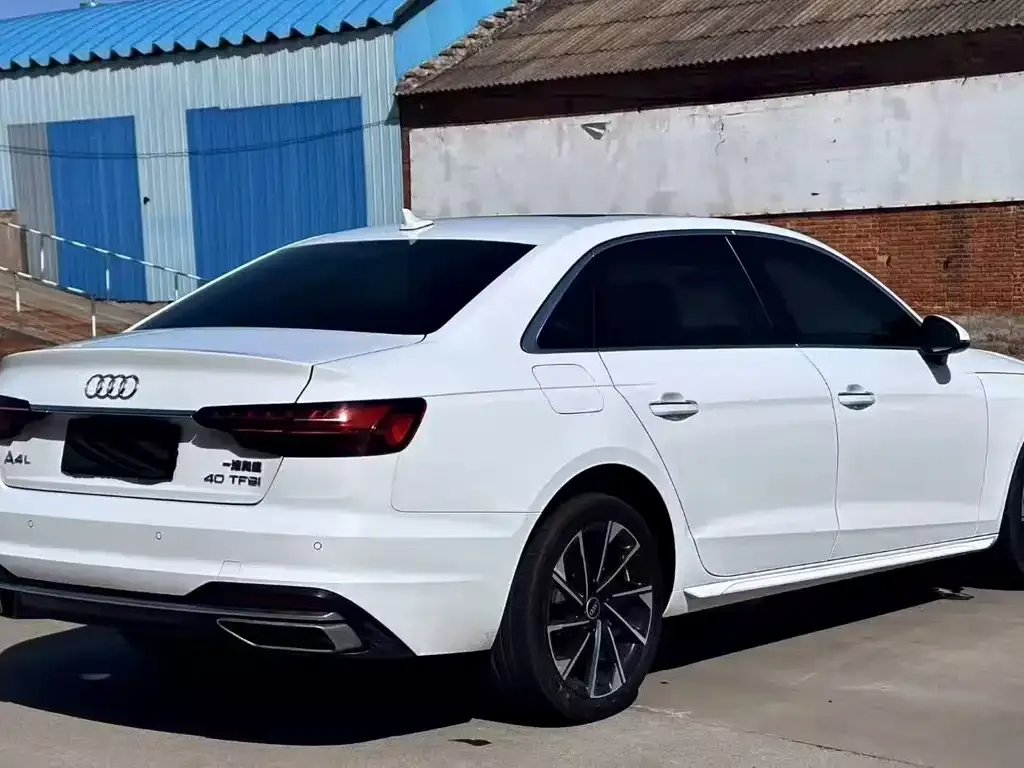 Audi A4L 2022 из CN, фото 5