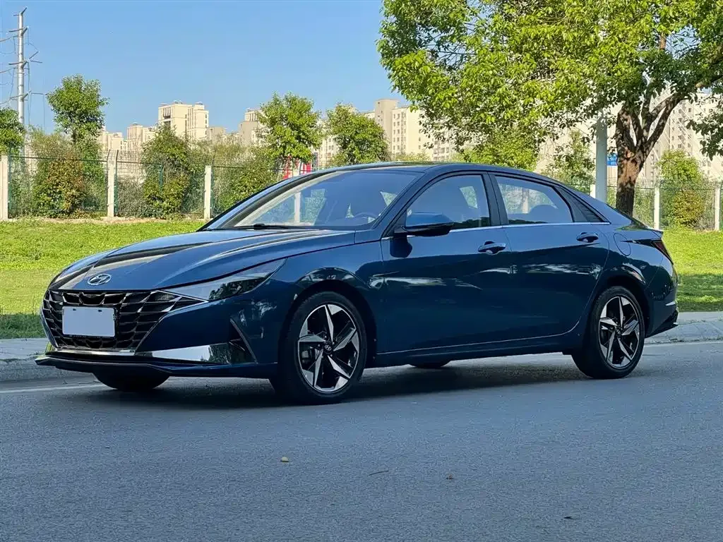 Hyundai Elantra — фото 8