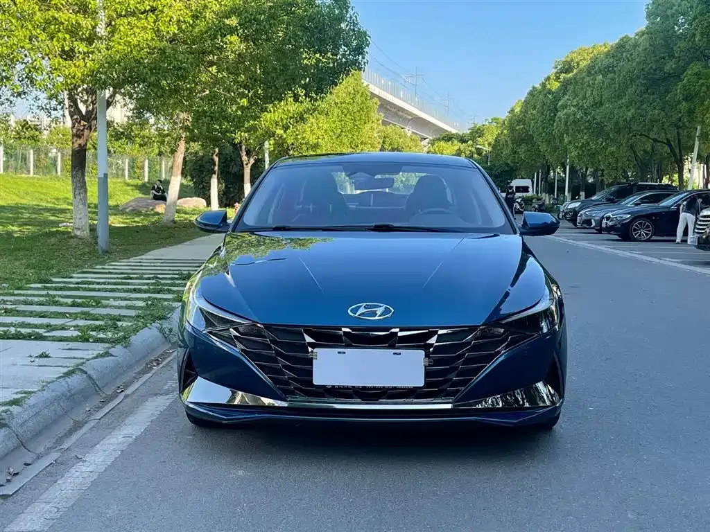 Hyundai Elantra — фото 7