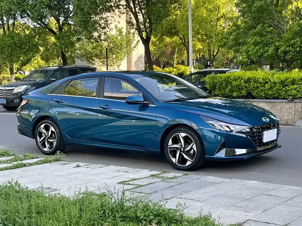 Hyundai Elantra — фото 9