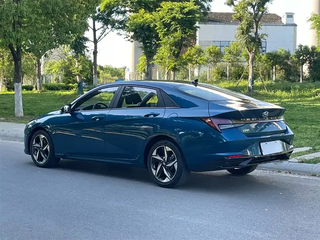 Hyundai Elantra — фото 6