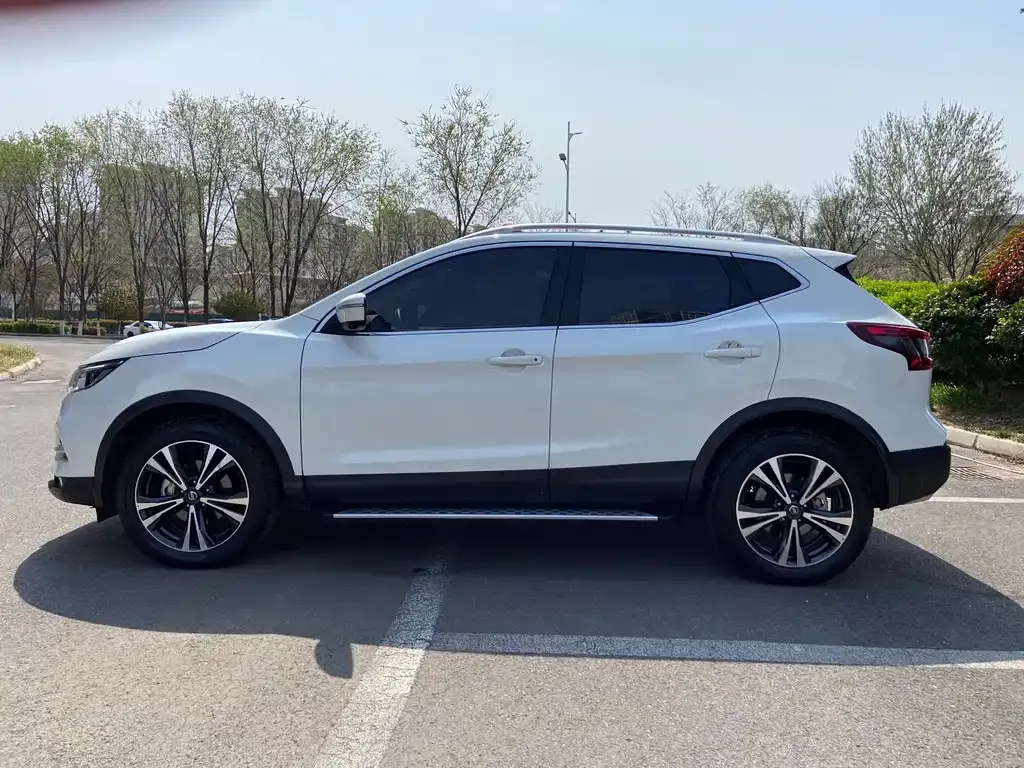 Nissan Qashqai — фото 6