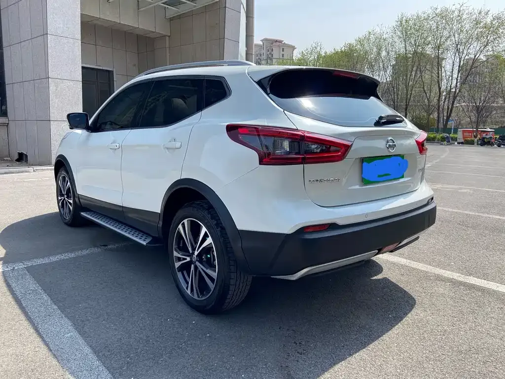 Nissan Qashqai — фото 7