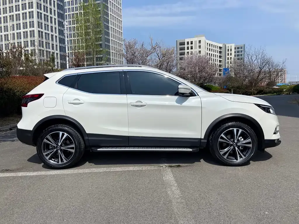 Nissan Qashqai — фото 9
