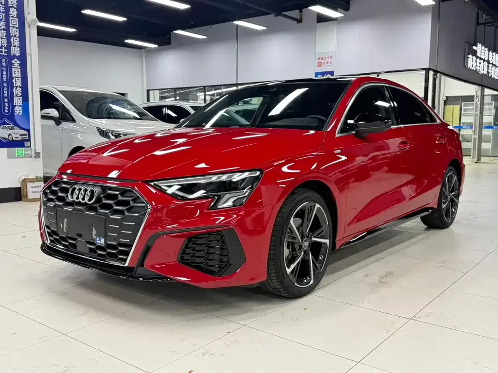 Audi A3 — фото 1
