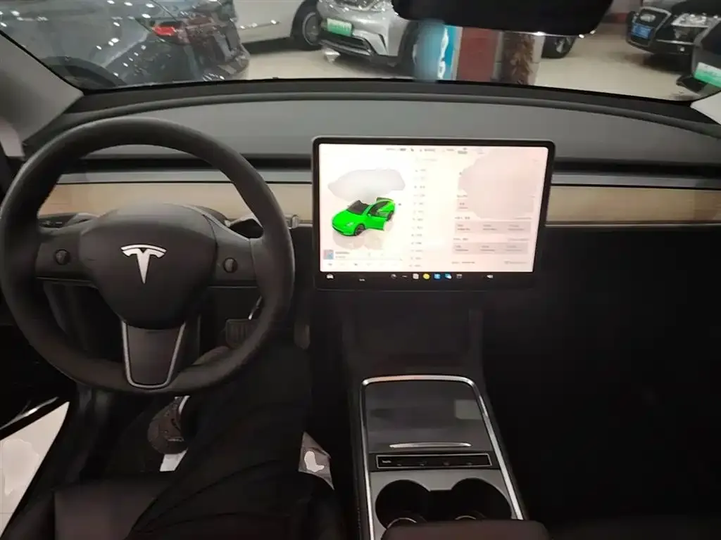Tesla Model Y — фото 7