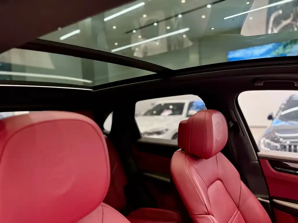 Porsche Cayenne Hybrid 2021 из CN, фото 2