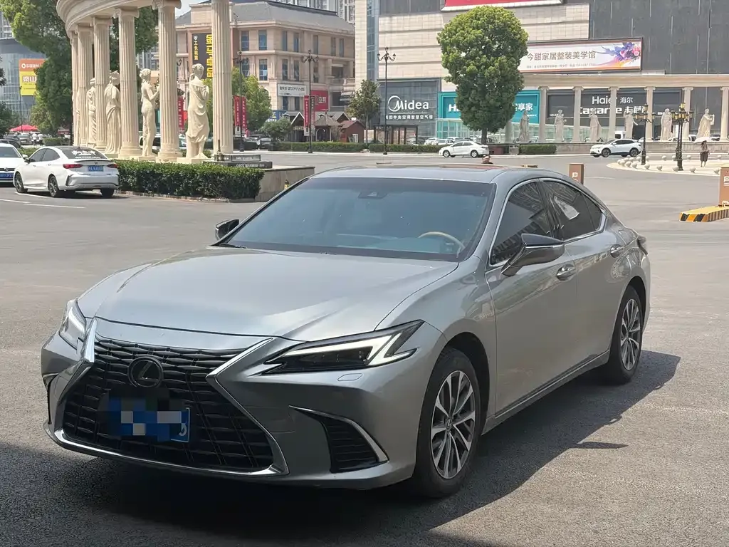 Lexus ES — фото 1
