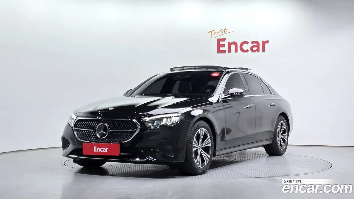 Mercedes-Benz E-Class — фото 1