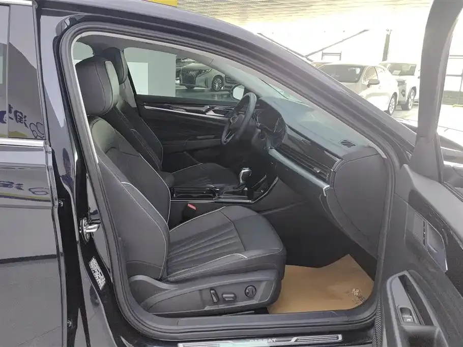 Volkswagen Passat — фото 6