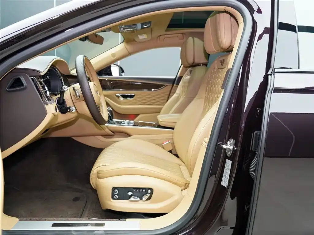 Bentley Flying Spur — фото 2