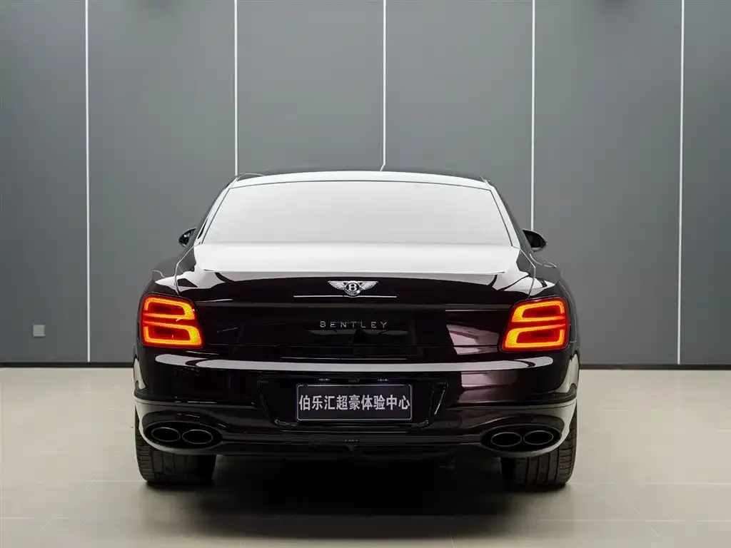 Bentley Flying Spur — фото 3