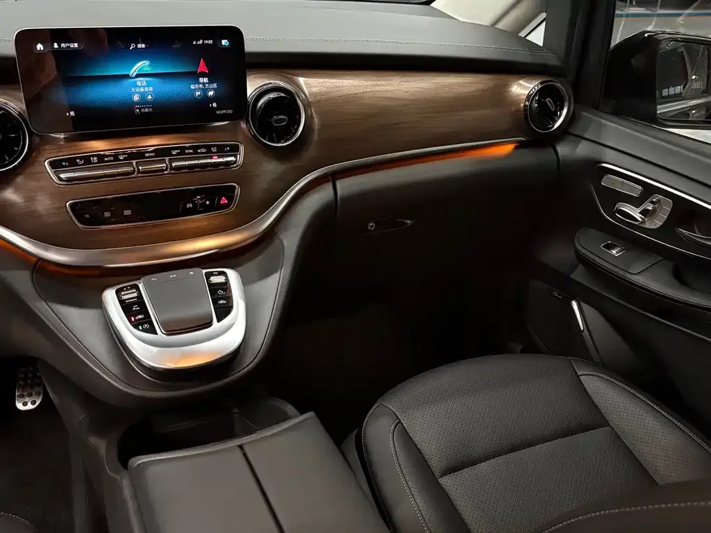 Mercedes-Benz V-Class 2022 из CN, фото 10