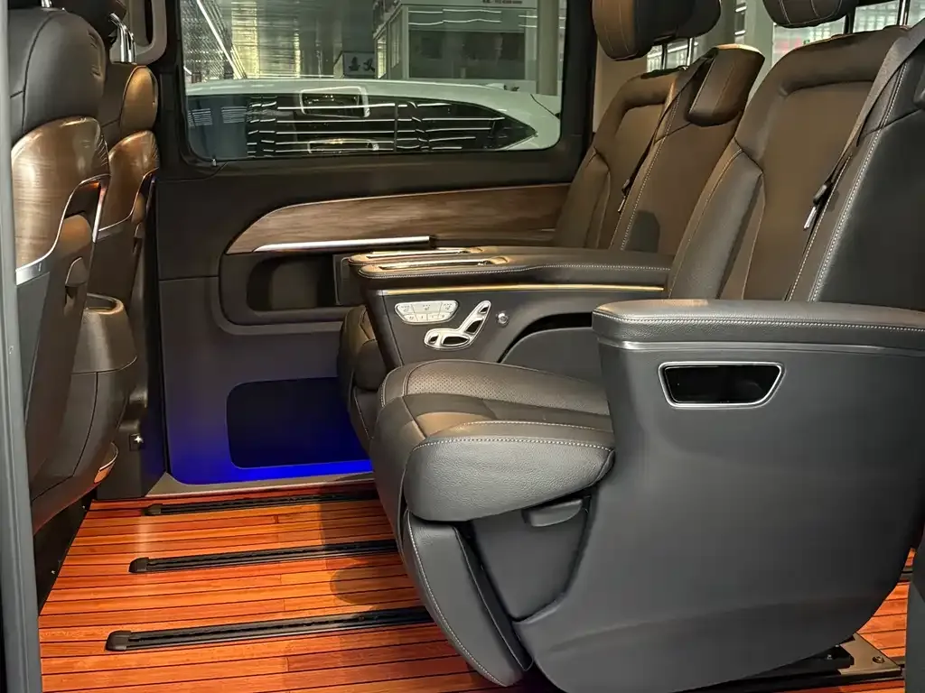Mercedes-Benz V-Class 2022 из CN, фото 9