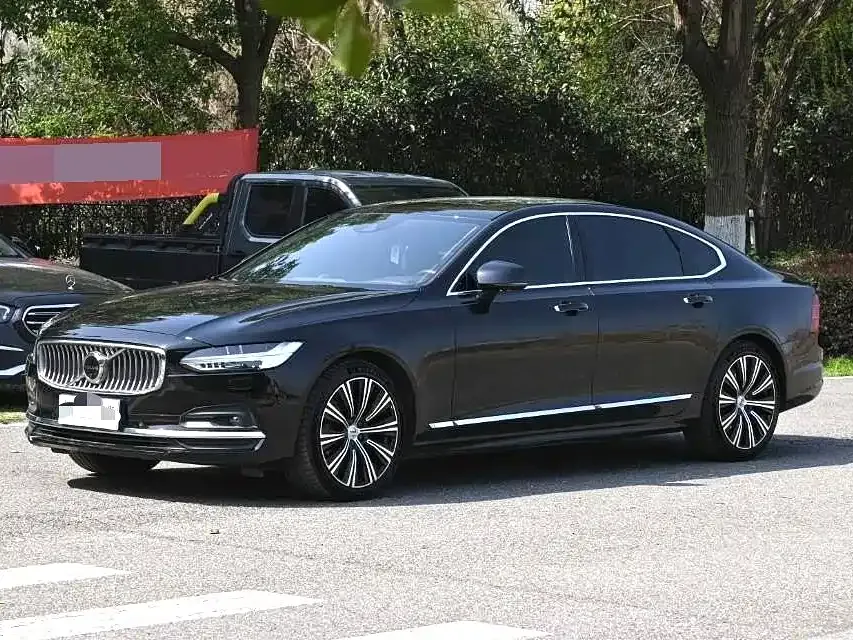 Volvo S90 — фото 1