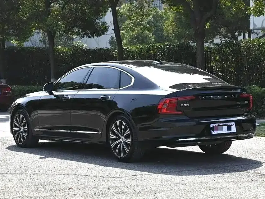 Volvo S90 — фото 8