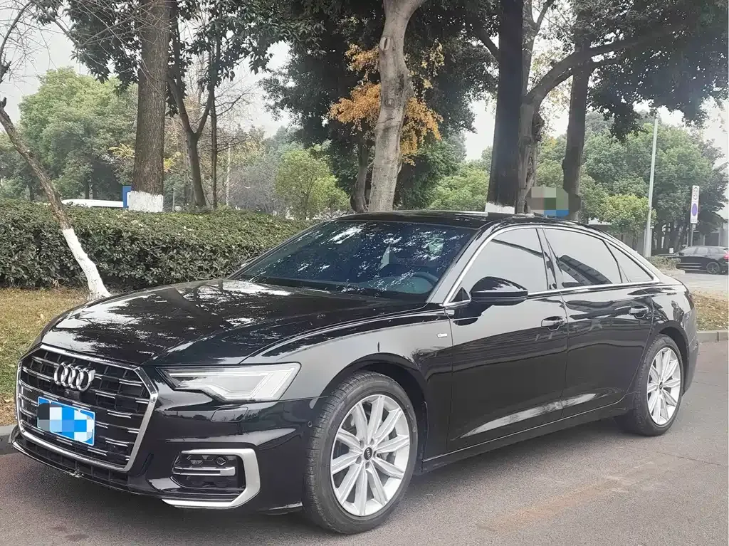 Audi A6L — фото 1