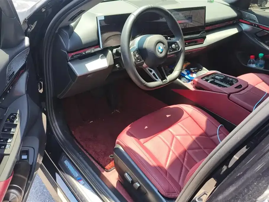 BMW 5 Series — фото 10