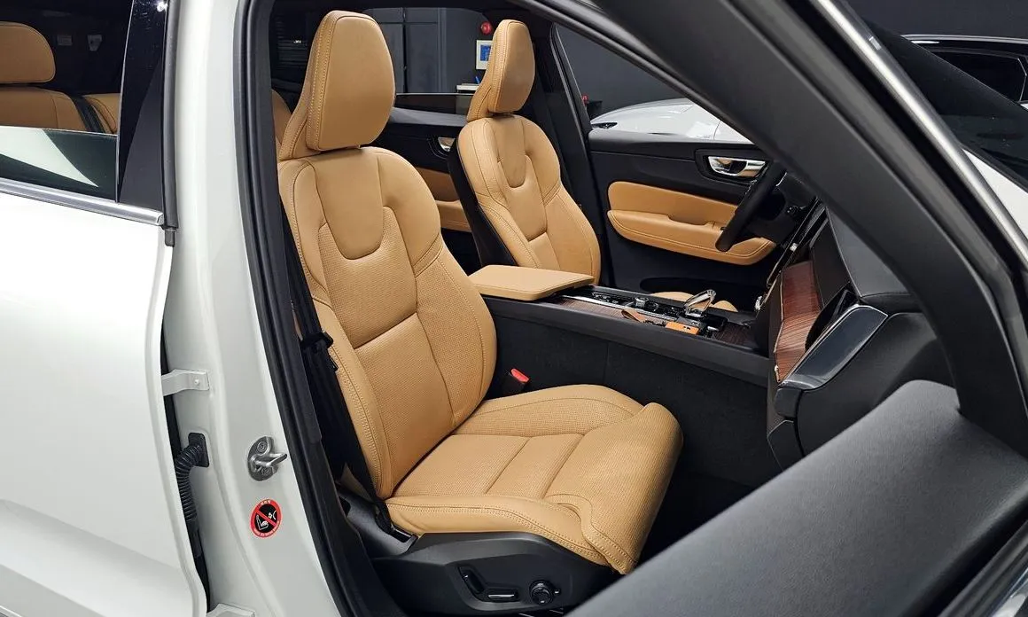 Volvo XC60 2025 из KR, фото 5