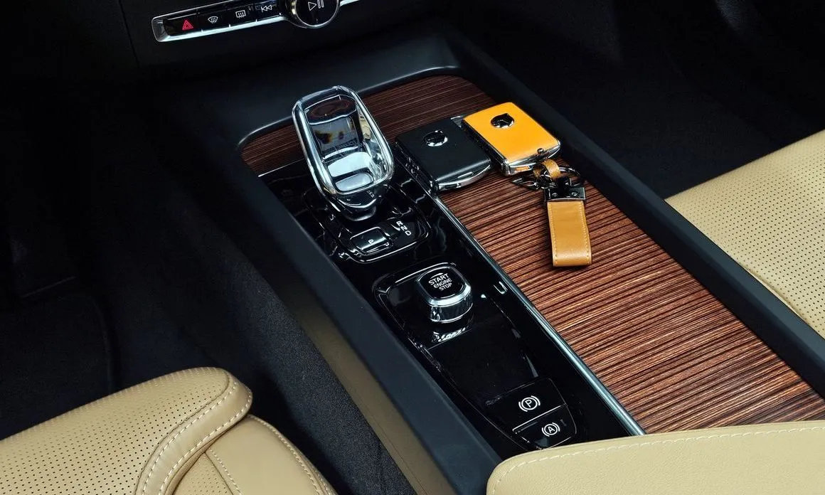 Volvo XC60 2025 из KR, фото 7