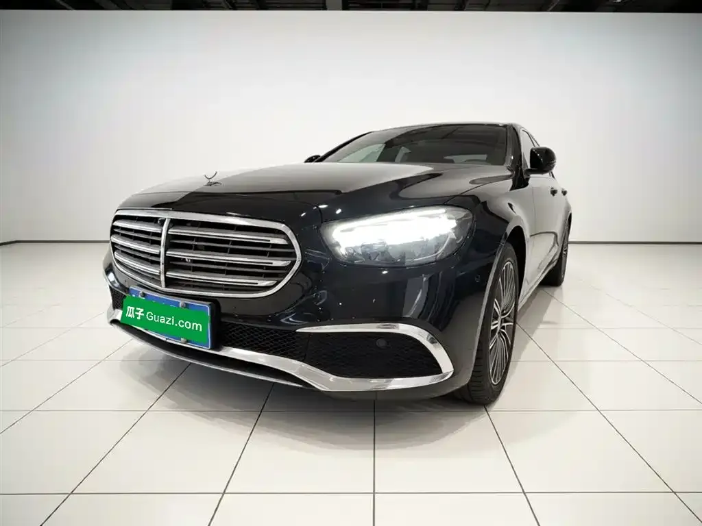 Mercedes-Benz E-Class — фото 1