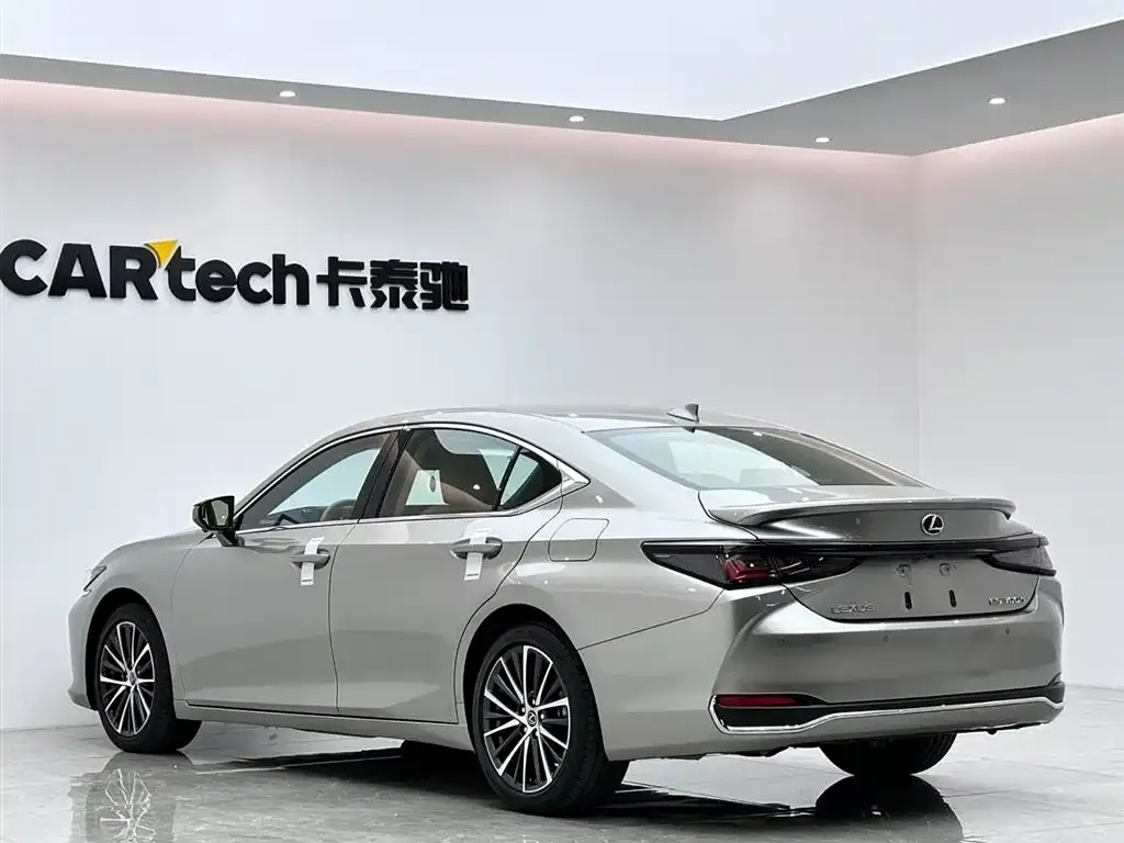 Lexus ES — фото 2