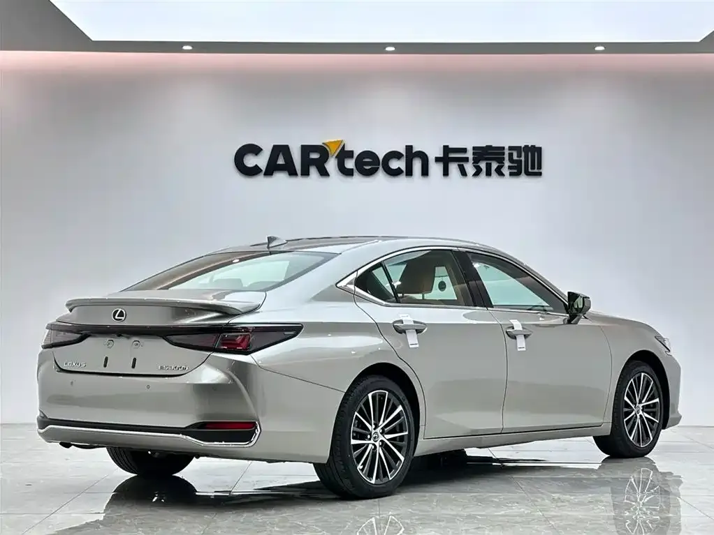 Lexus ES — фото 4