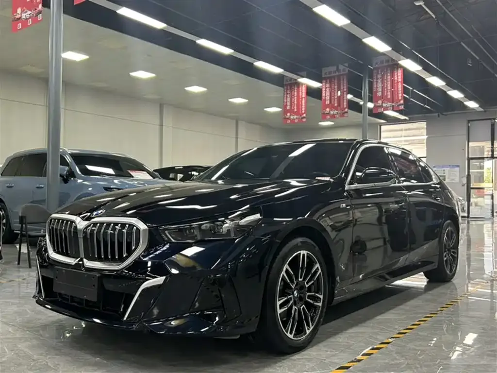 BMW 5 Series — фото 10