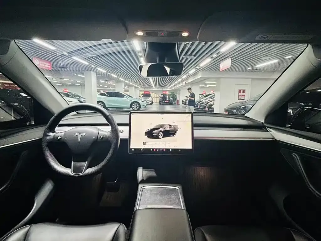 Tesla Model Y — фото 3