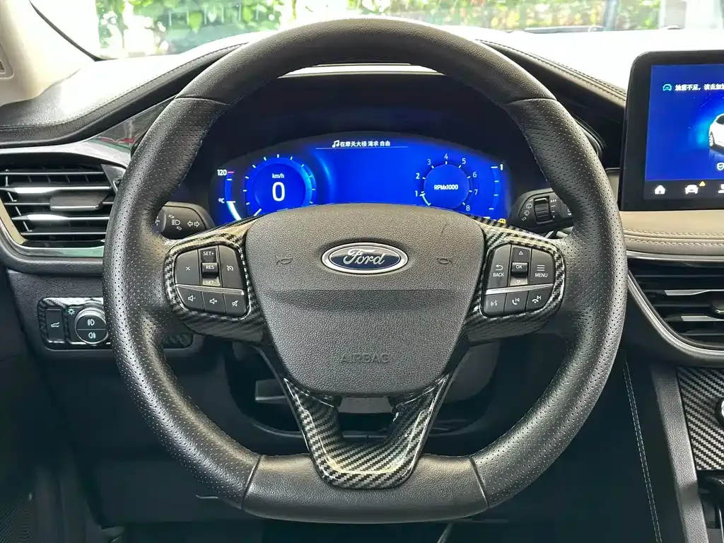 Ford Escape — фото 10
