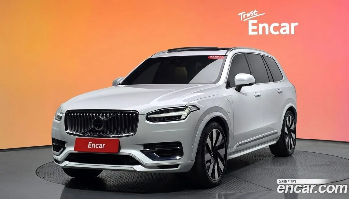 Volvo XC90 — фото 1