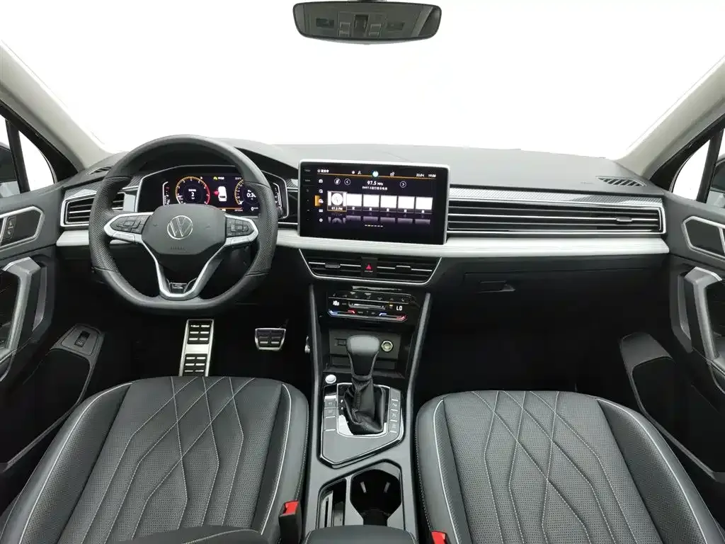 Volkswagen Tiguan L — фото 10