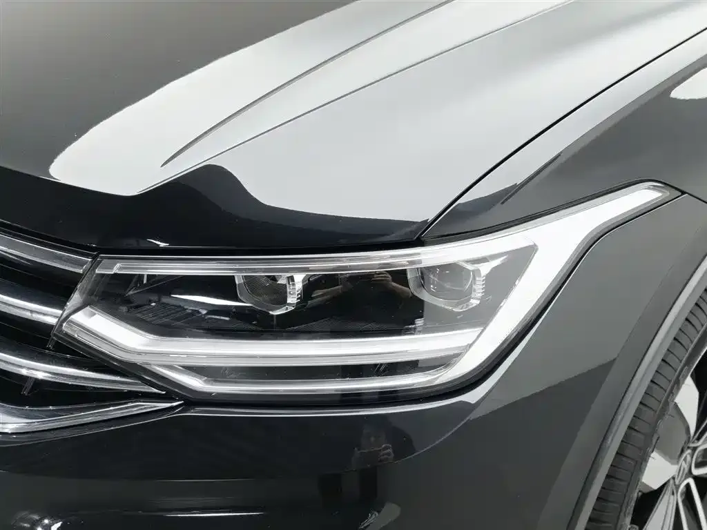 Volkswagen Tiguan L — фото 2