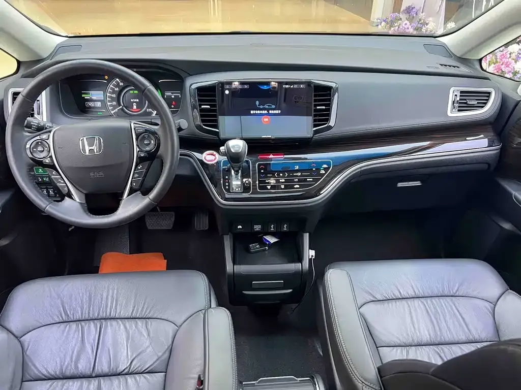 Honda Odyssey — фото 10