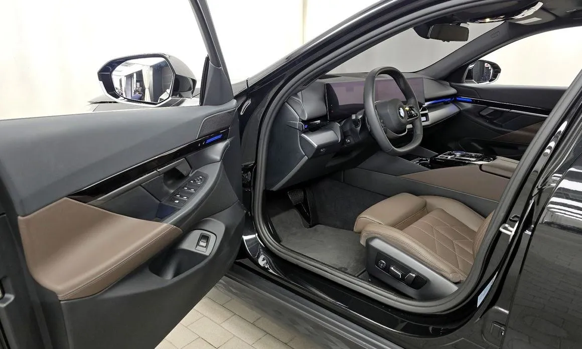 BMW 5-Series 2024 из KR, фото 8