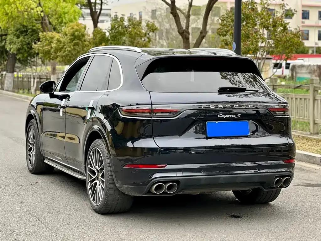 Porsche Cayenne — фото 10