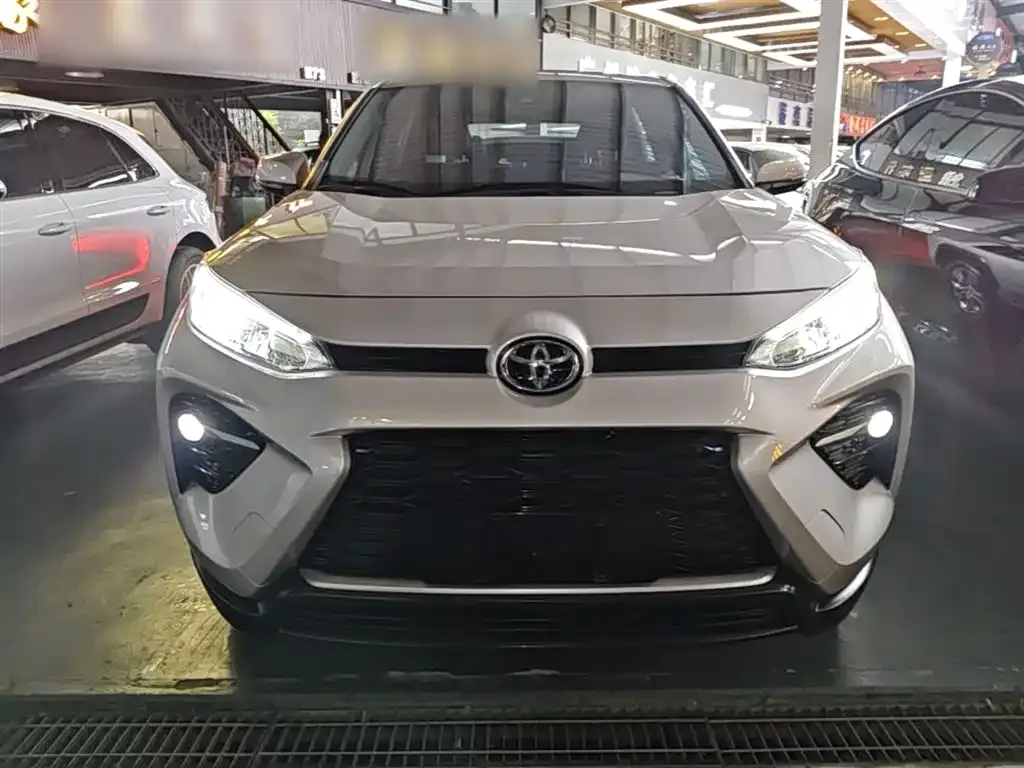 Toyota Wildlander — фото 8