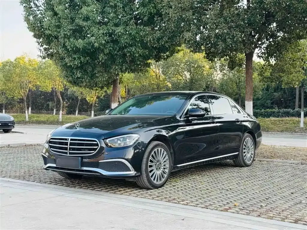 Mercedes-Benz E-Class — фото 10