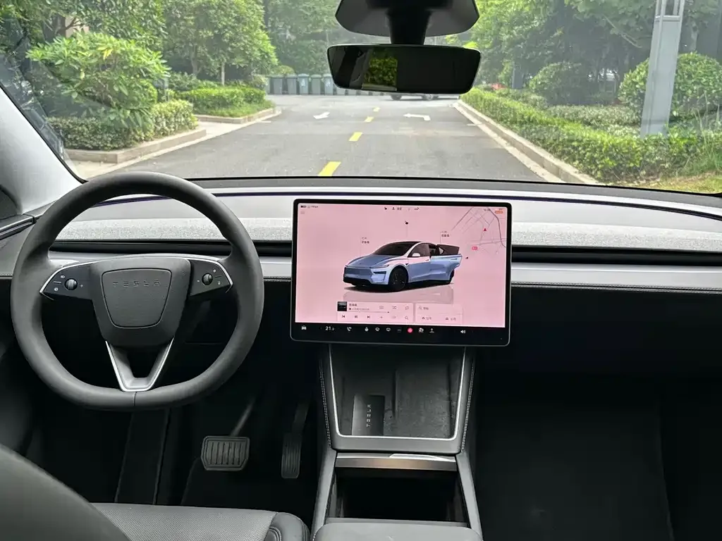 Tesla Model Y — фото 3
