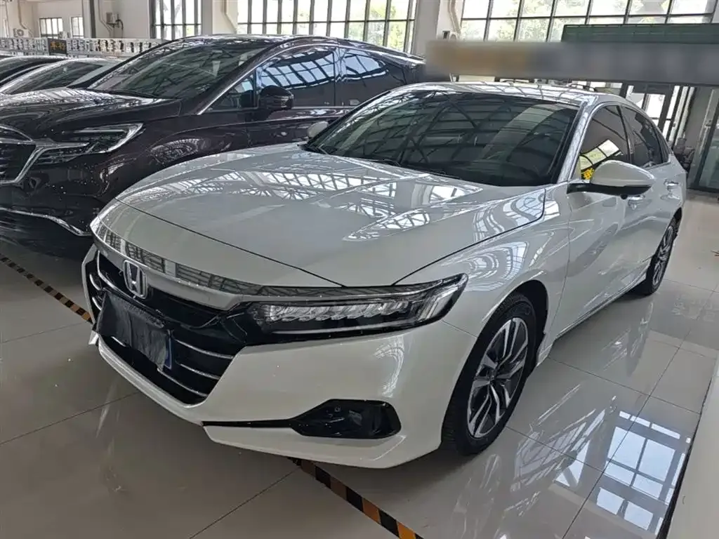 Honda Accord — фото 1